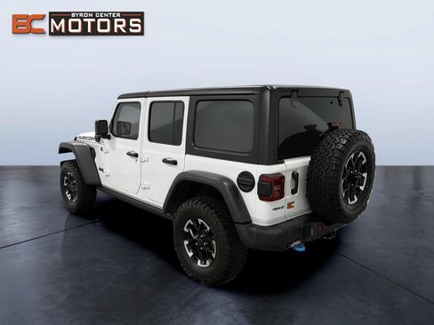 Used 2024 Jeep Wrangler Unlimited Rubicon 4xe w/ Capability Package AWD/4WD image 4