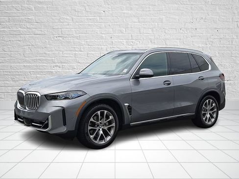 Used 2024 BMW X5 xDrive40i w/ Premium Package AWD/4WD image 3