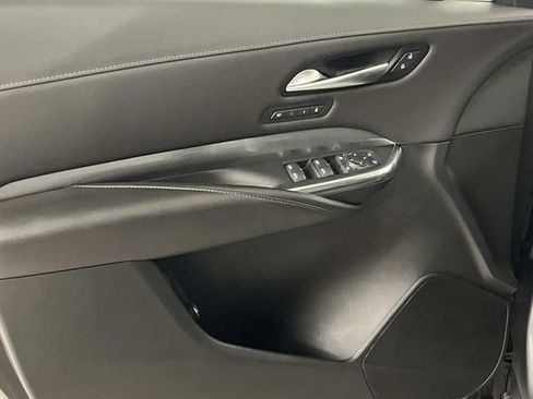 Used 2024 Cadillac XT4 Premium Luxury image 9