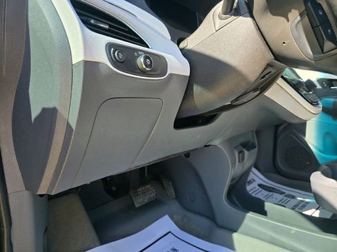 Used 2017 Chevrolet Bolt LT FWD image 20