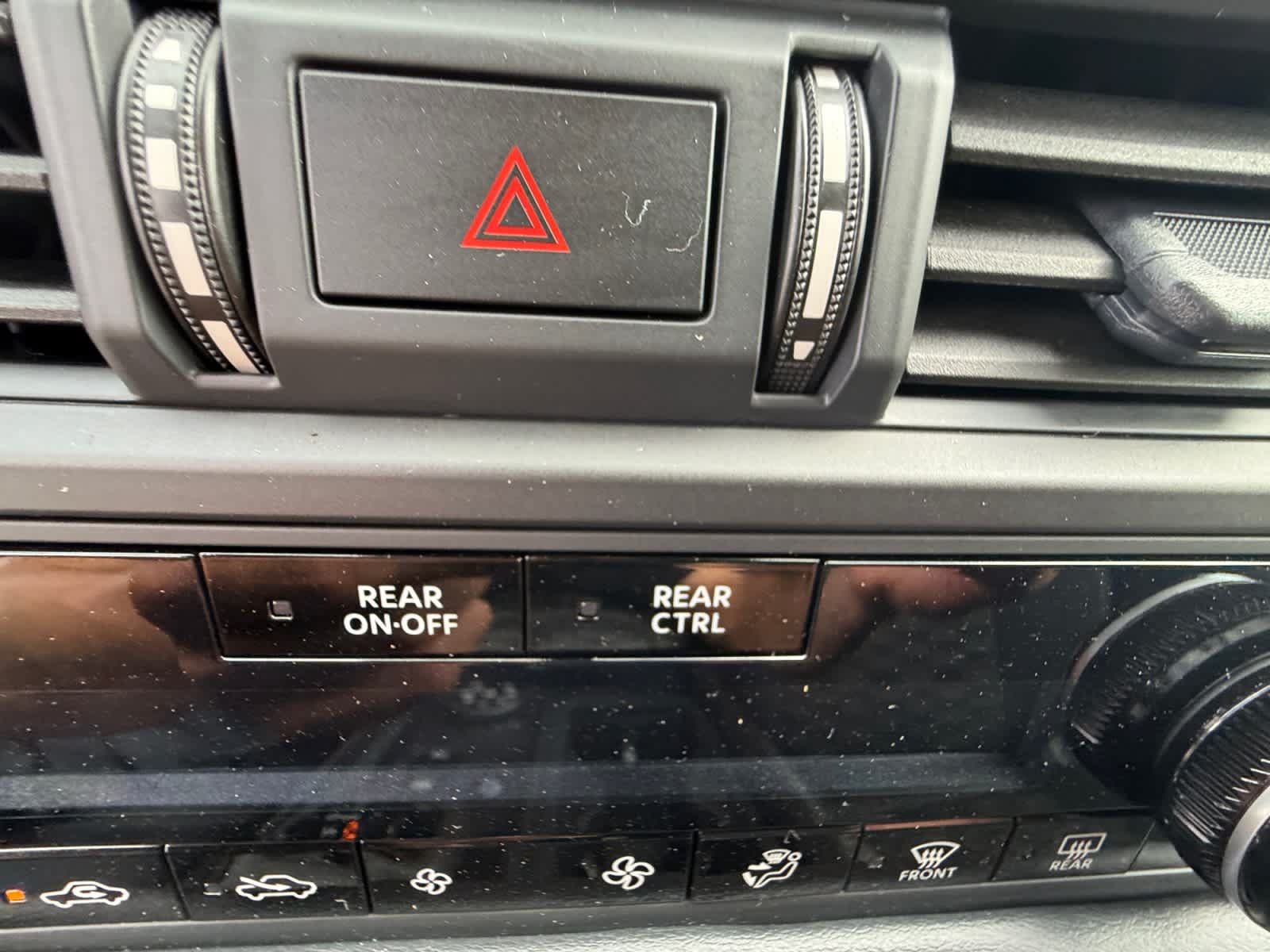 Used 2024 Nissan Pathfinder S AWD/4WD image 36