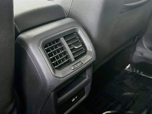 Used 2025 Volkswagen Taos SEL AWD/4WD image 24