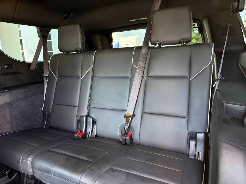 Used 2022 Cadillac Escalade ESV Sport RWD image 18