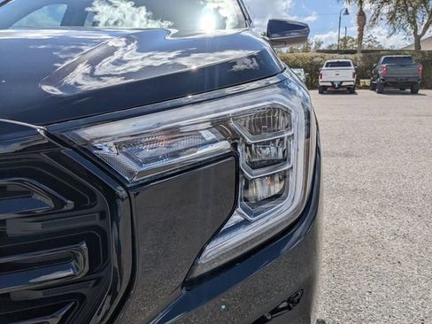 Used 2022 GMC Terrain SLE w/ Driver Convenience Package image 9