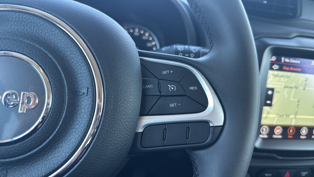Used 2023 Jeep Renegade Altitude AWD/4WD image 19