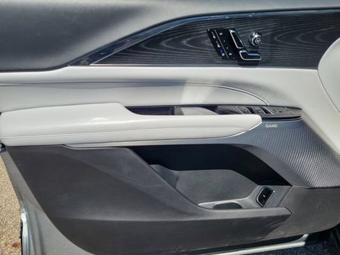 Certified 2024 Cadillac Lyriq Luxury AWD/4WD image 15