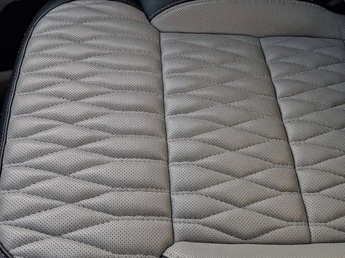 Used 2022 Ford F150 Limited image 26