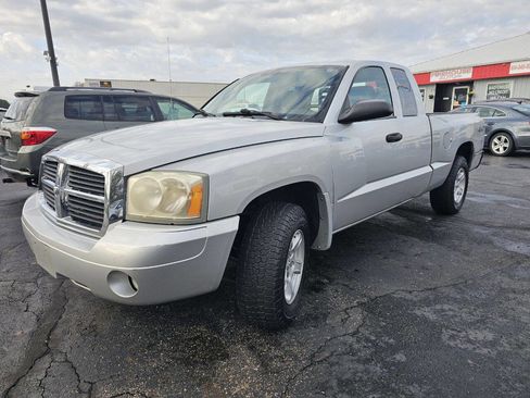 Used 2007 Dodge Dakota SLT image 2