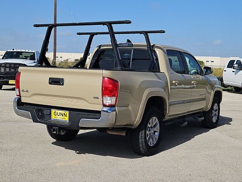 Used 2017 Toyota Tacoma SR5 w/ Tow Package AWD/4WD image 3