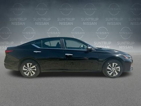 Used 2025 Nissan Altima 2.5 S image 35
