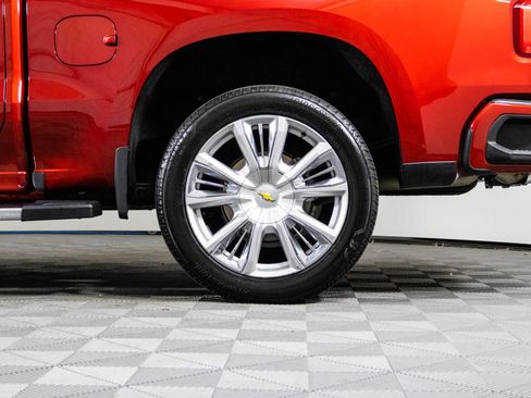 Used 2024 Chevrolet Silverado 1500 High Country w/ High Country Premium Package image 46