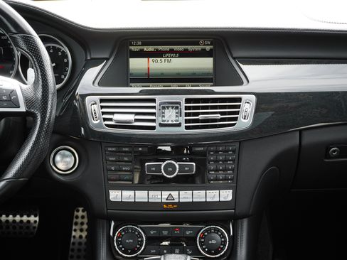 Used 2014 Mercedes-Benz CLS 63 AMG 4MATIC image 31