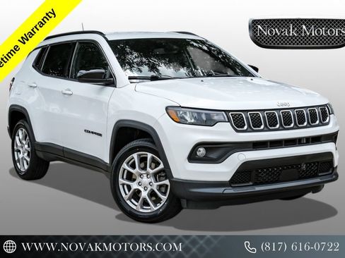 Used 2023 Jeep Compass Latitude AWD/4WD image 1