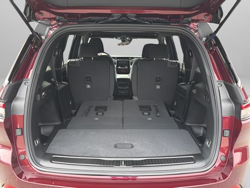 New 2026 Jeep Grand Cherokee L Laredo RWD image 28