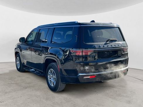 Used 2024 Jeep Wagoneer Base image 3
