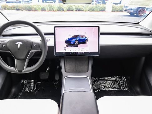 Used 2024 Tesla Model Y Long Range AWD/4WD image 13