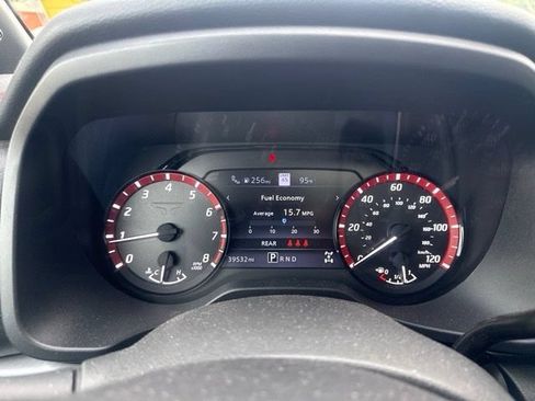 Used 2024 Nissan Titan PRO-4X w/ Pro-4x Convenience Package AWD/4WD image 12