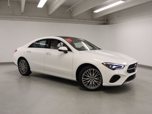 Certified 2025 Mercedes-Benz CLA 250 4MATIC image 4