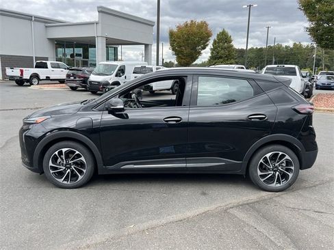 Used 2022 Chevrolet Bolt EUV Premier w/ Sun & Sound Package image 10