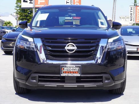 Used 2022 Nissan Pathfinder SV FWD image 3