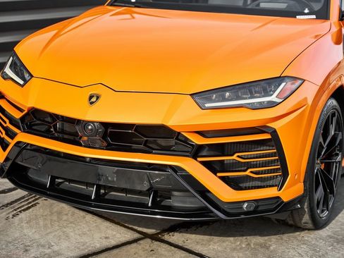 Used 2022 Lamborghini Urus image 6