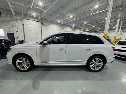 Used 2023 Audi Q7 2.0T Premium w/ Convenience Package image 4