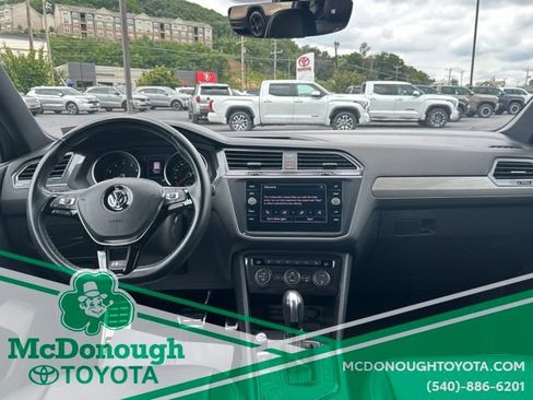 Used 2021 Volkswagen Tiguan SE R-Line AWD/4WD image 10
