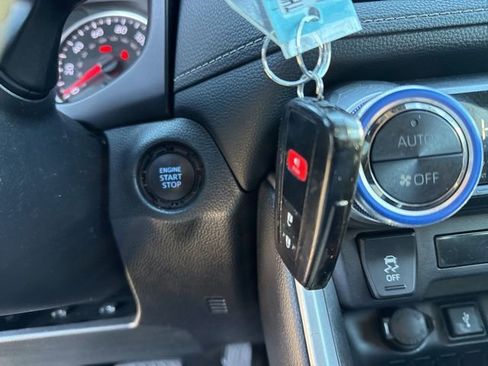 Used 2020 Toyota RAV4 XLE image 37