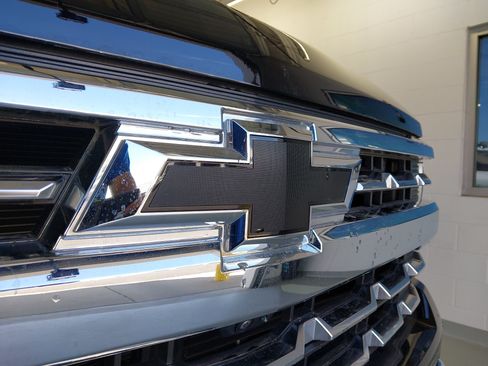 Used 2025 Chevrolet Silverado 1500 LTZ AWD/4WD image 31
