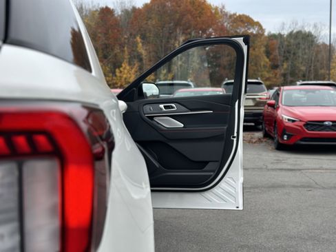 New 2026 Ford Explorer ST w/ Sun And Sound Package image 32