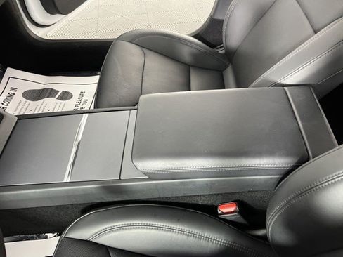 Used 2024 Tesla Model 3 Standard Range RWD image 26