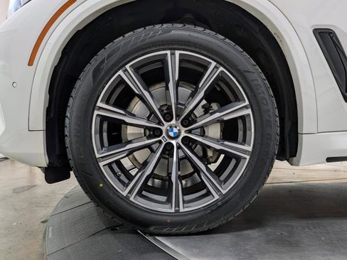 Used 2021 BMW X5 xDrive40i w/ M Sport Package image 13