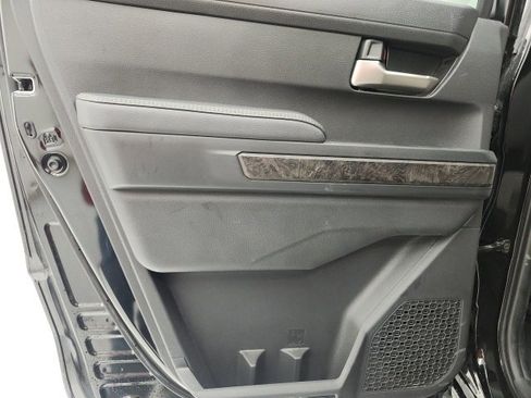 Used 2025 Toyota Tacoma Limited image 16