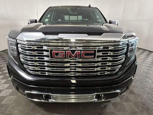 Used 2024 GMC Sierra 1500 Denali w/ Denali Reserve Package AWD/4WD image 9