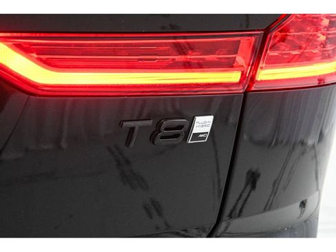 Used 2025 Volvo XC60 T8 Plus w/ Protection Package Premier AWD/4WD image 60