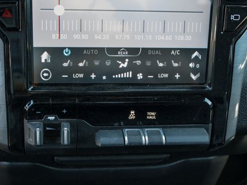 Used 2022 RAM 2500 Big Horn AWD/4WD image 18