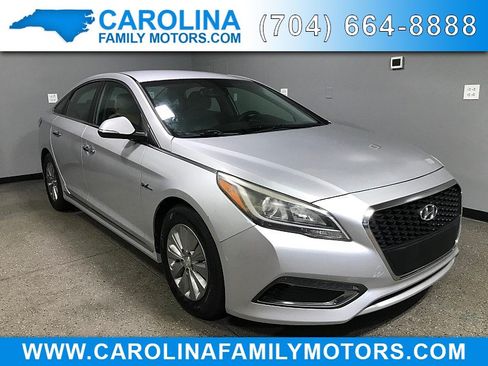 Used 2016 Hyundai Sonata SE FWD image 1
