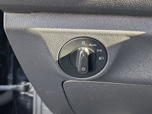 Used 2019 Volkswagen Jetta GLI image 17