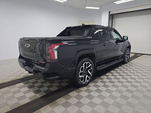 Used 2025 Chevrolet Silverado EV RST AWD/4WD image 2