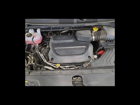 Used 2023 Chrysler Pacifica Touring-L FWD image 21