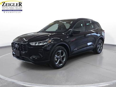 Used 2025 Ford Escape ST-Line AWD/4WD image 1