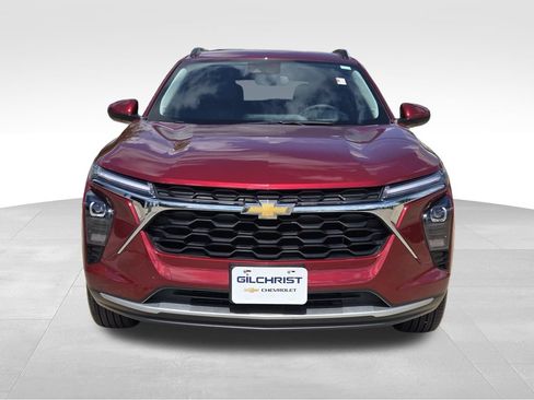 Used 2025 Chevrolet Trax LT w/ Driver Confidence Package FWD image 2