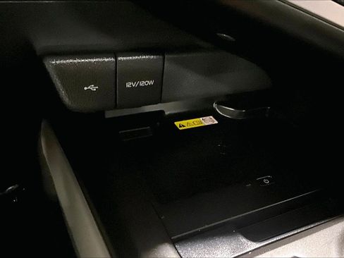 Used 2022 Toyota Camry XSE image 31