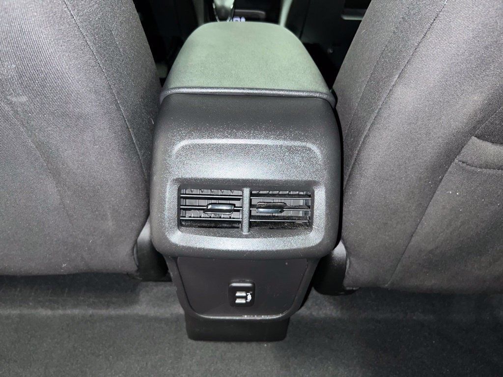 Certified 2024 Chevrolet Equinox LT w/ LPO, Floor Liner Package AWD/4WD image 37