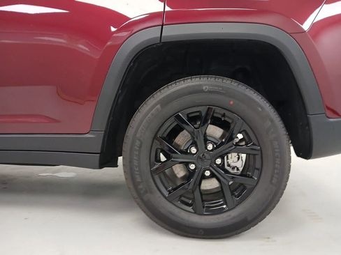 New 2025 Jeep Grand Cherokee Altitude image 15