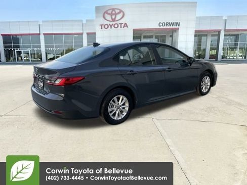 Used 2025 Toyota Camry LE image 5