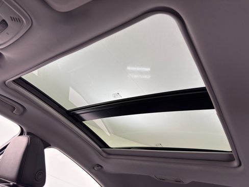 Used 2017 Chevrolet Malibu Premier w/ Premier Sun and Wheel Package image 10