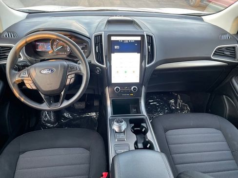 Used 2022 Ford Edge SE w/ Black Appearance Package image 11