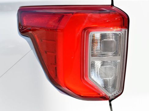 Certified 2024 Ford Explorer XLT w/ Equipment Group 202A AWD/4WD image 11
