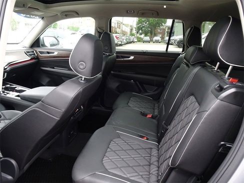 New 2025 Volkswagen Atlas SEL Premium R-Line image 16